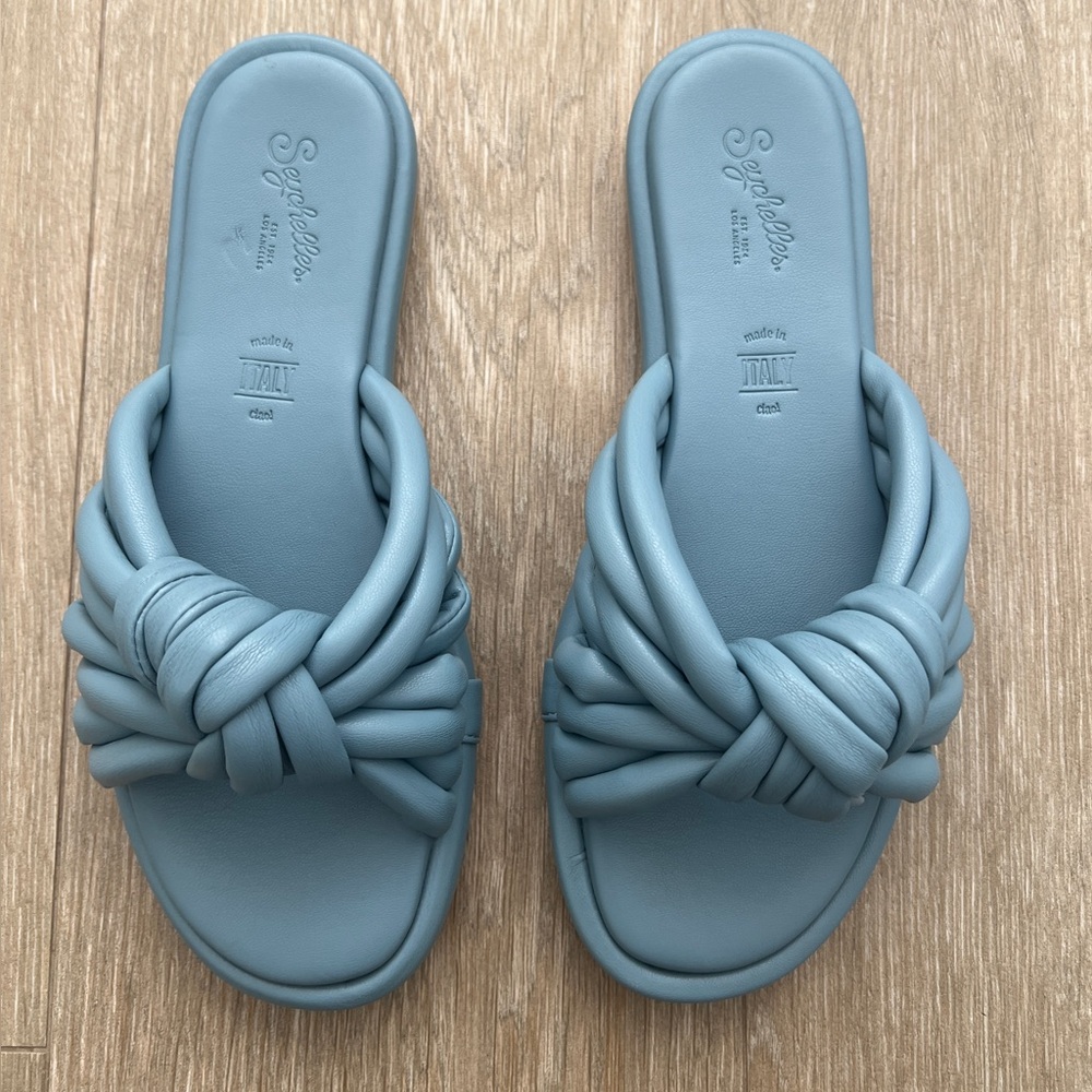 SEYCHELLES BLUE KNOT SANDALS